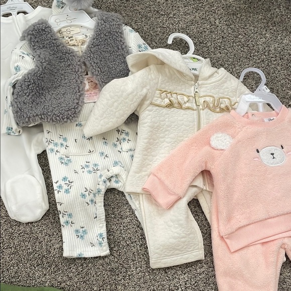 NWT baby girl outfits 0-3 month